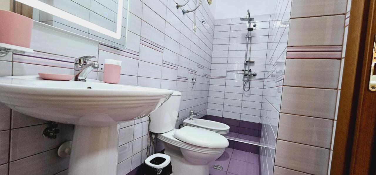 New Bazaar Side Bliss 2 Bed Room Apt With Free Garage Тирана Экстерьер фото